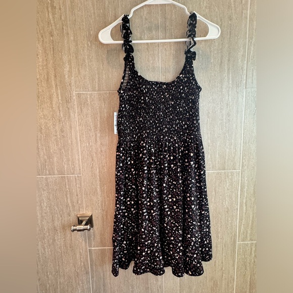 5 Adrene summer mini dresses - Picture 7 of 11